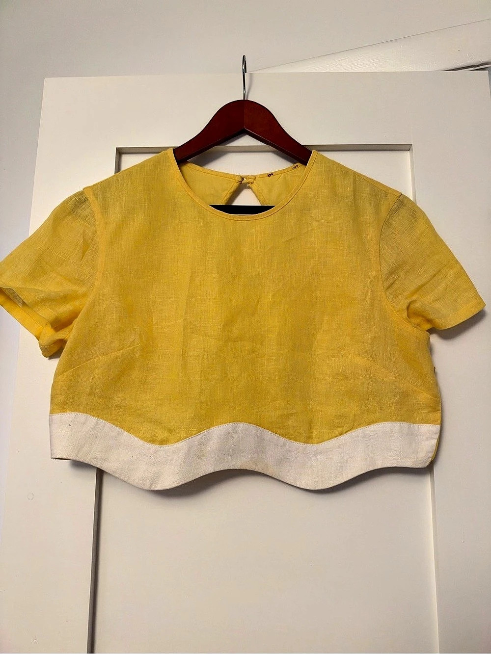 STAUD Livia Cropped Scalloped Two-Tone Linen Top in Yellow & Cream